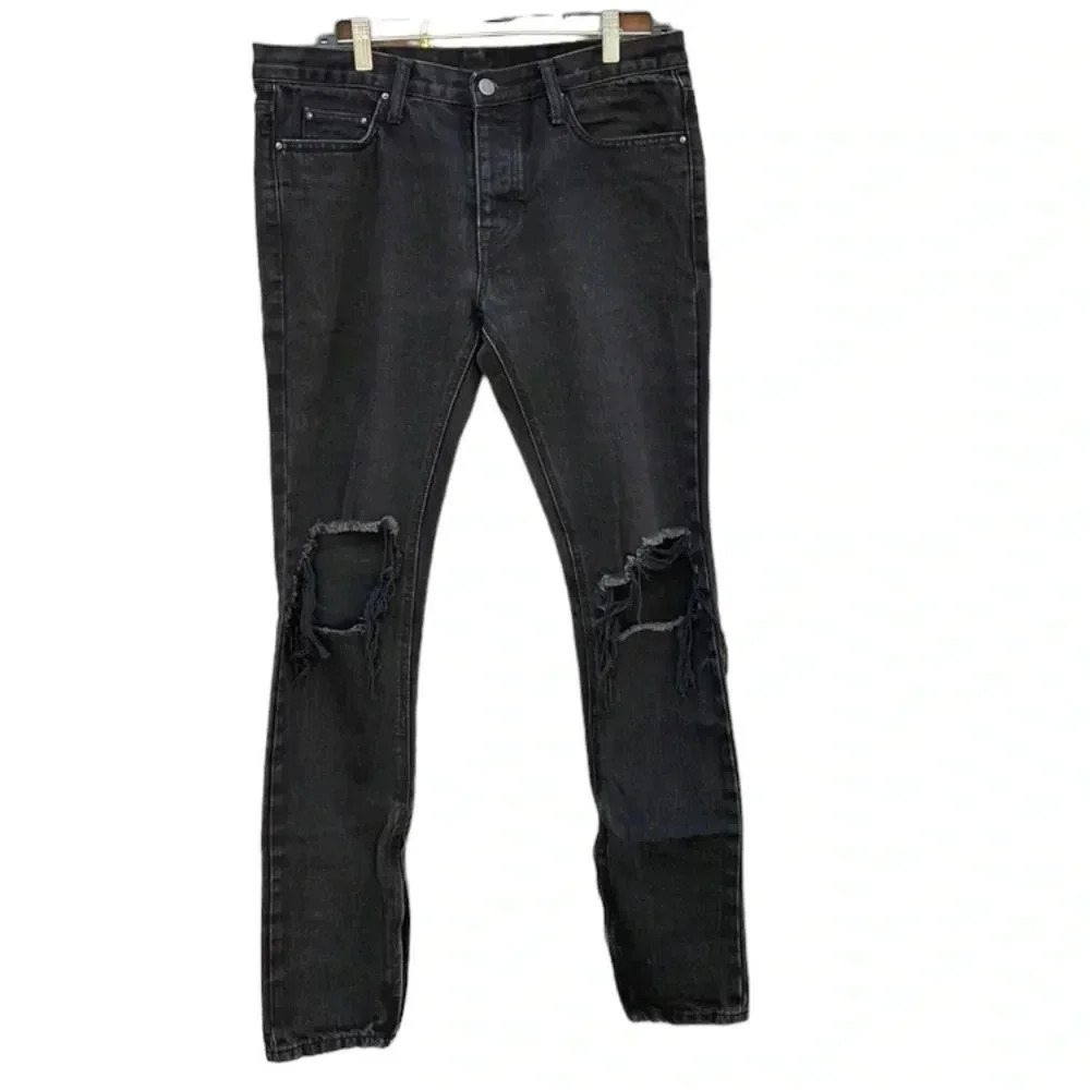 MNML men's size 33 distressed black jeans